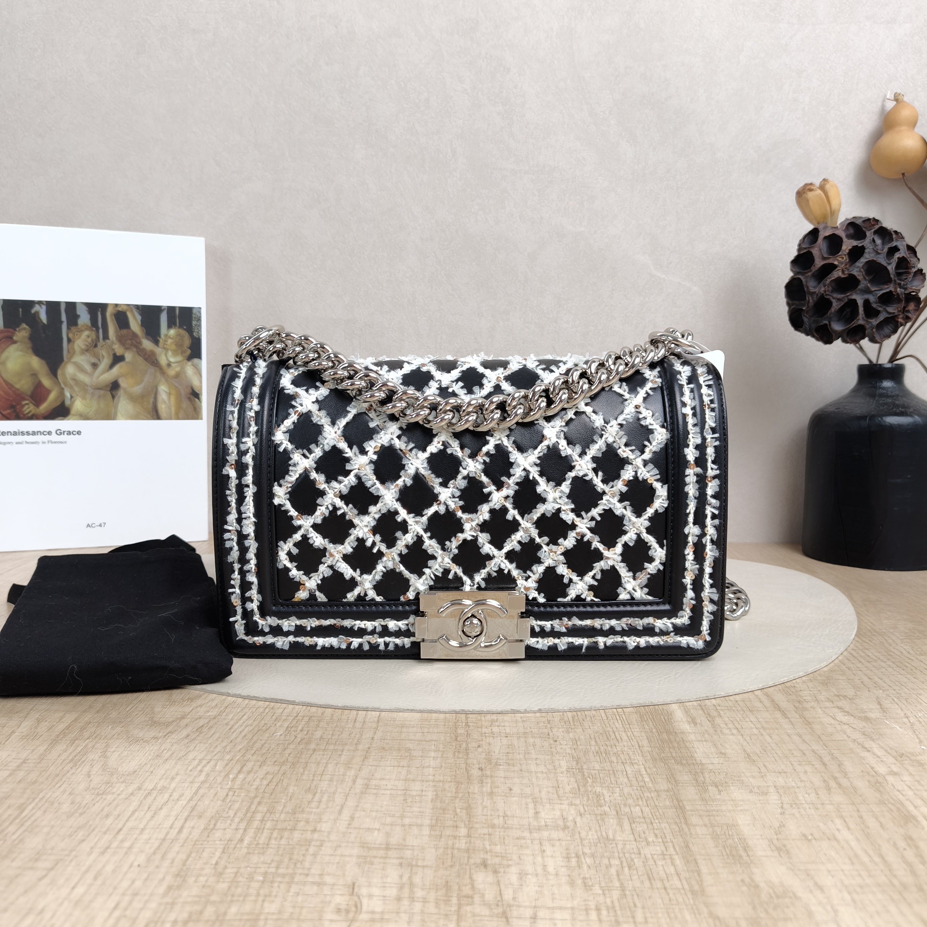 Chanel Crossbody Bag Le Boy Black Lambskin White 2017 Edition Medium 25 × 9 × 15 cm — cover view 2 of 6