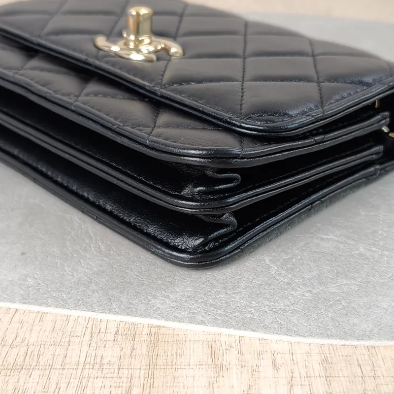 Chanel Crossbody Bag trendy cc woc Black with Gold-Tone Hardware Lambskin One Size 15.5 × 3.5 × 11 cm 30 — detail view 4 of 13