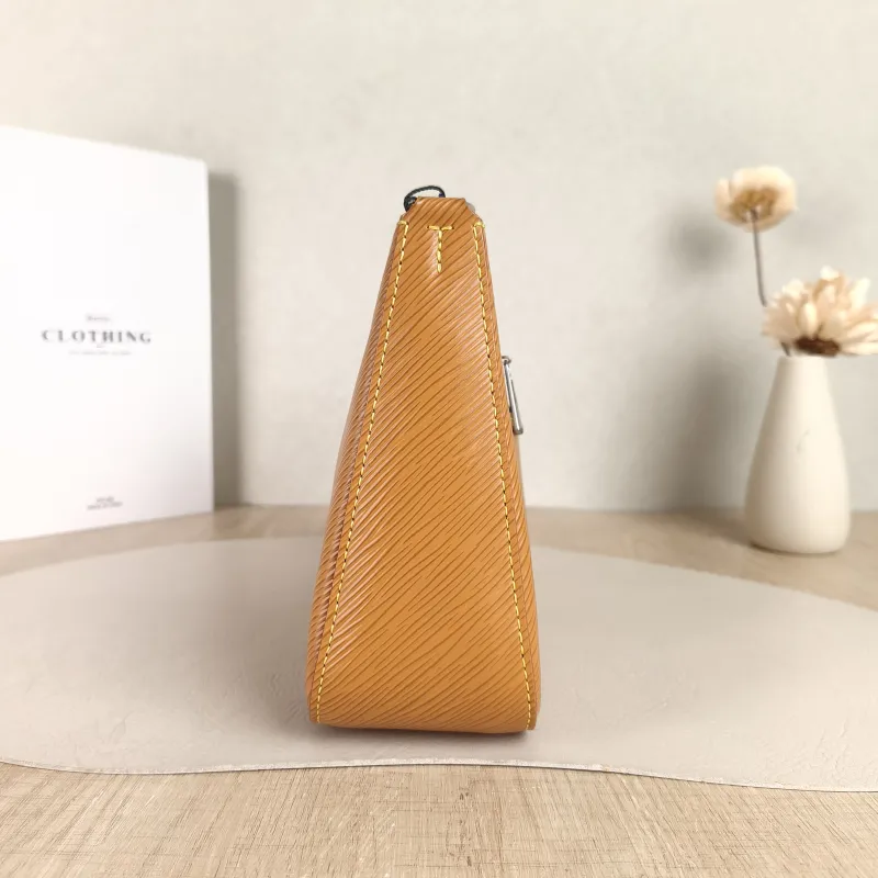Louis Vuitton Crossbody Bag MARELLE Epi Embossed Calfskin Small 25 × 8 × 15 cm — detail view 3 of 12