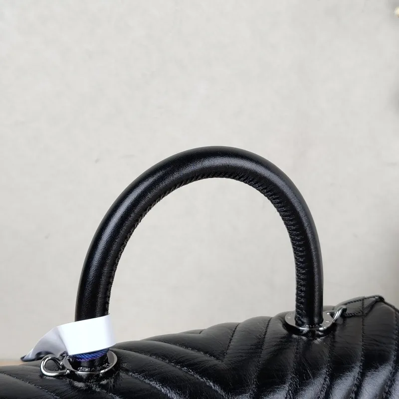 Chanel Crossbody Bag v Coco Handle​ Black Calfskin Small 24 × 10 × 14 cm — detail view 10 of 16