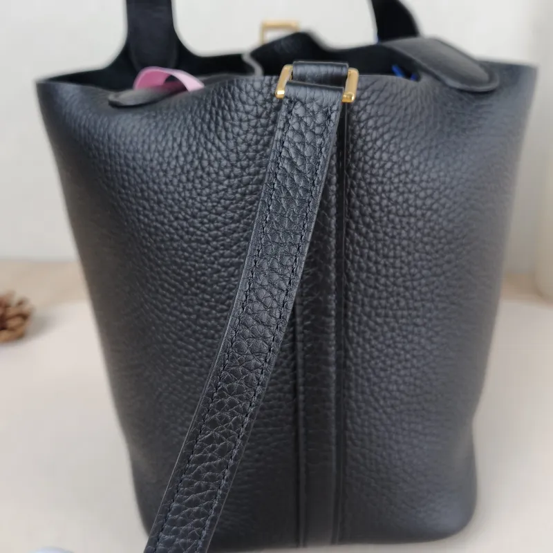 Hermès Top Handle Bag Picotin Lock 18 18 Black Taurillon Clemence TC Calfskin Small 18 × 13 × 19 cm B — detail view 11 of 11