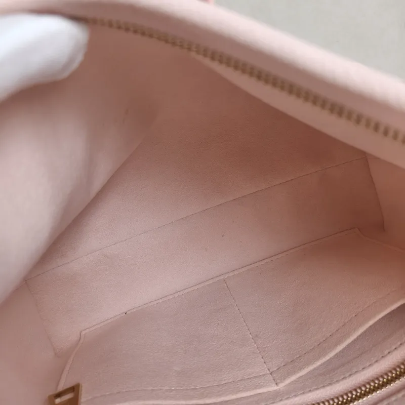 Louis Vuitton Crossbody Bag Carryall Calfskin Small29.5 × 12 × 24 cm — detail view 10 of 12
