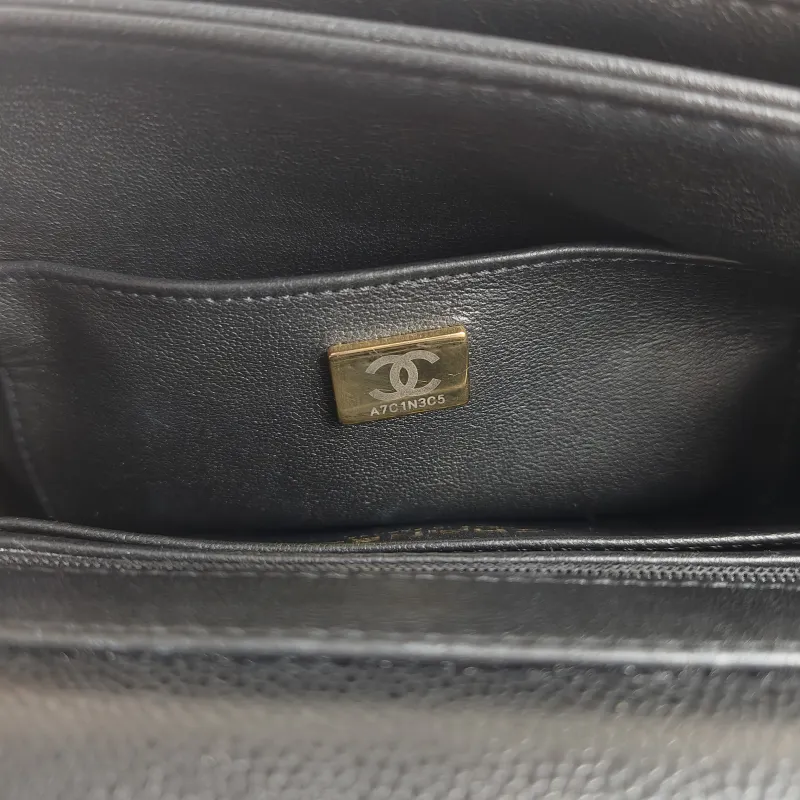 Chanel Crossbody Bag Black with Gold-Tone Hardware Grained Calfskin Small 20 × 5 × 15 cm — detail view 11 of 14