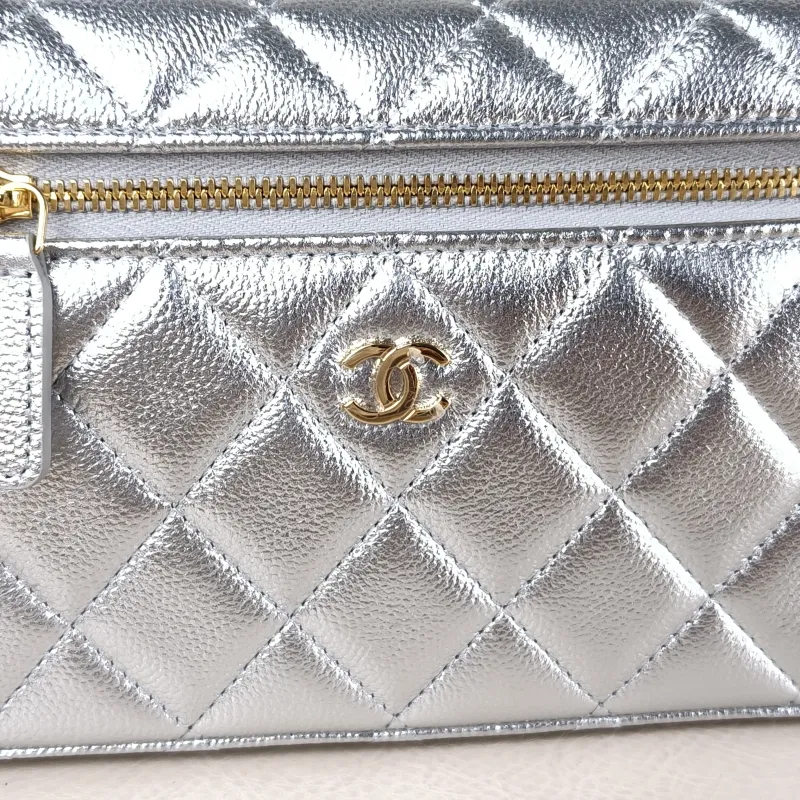 Chanel Crossbody Bag lp Box Bag Top Handle Crossbody Bag Silver Grained Calfskin 19.5 × 5 × 17 cm — detail view 7 of 13
