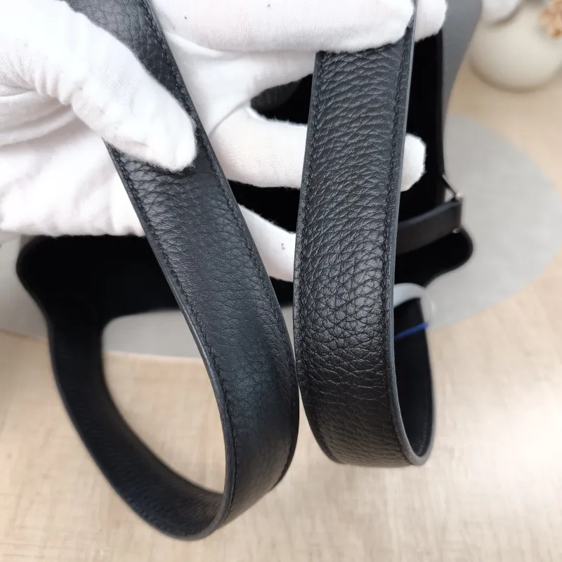 Hermès Top Handle Bag Picotin Lock 22 22Black TC Calfskin Medium22 × 18 × 21 cm — detail view 3 of 18