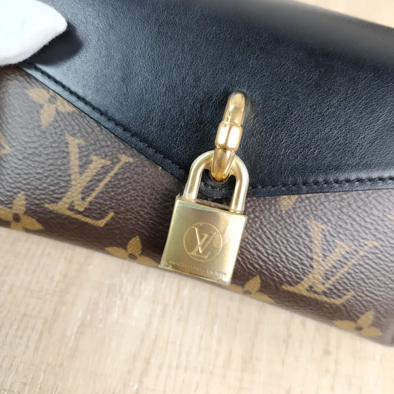Louis Vuitton Shoulder Bag PADLOCK ON STRAP Black PVC Mini 19 × 3 × 11 cm — detail view 11 of 11
