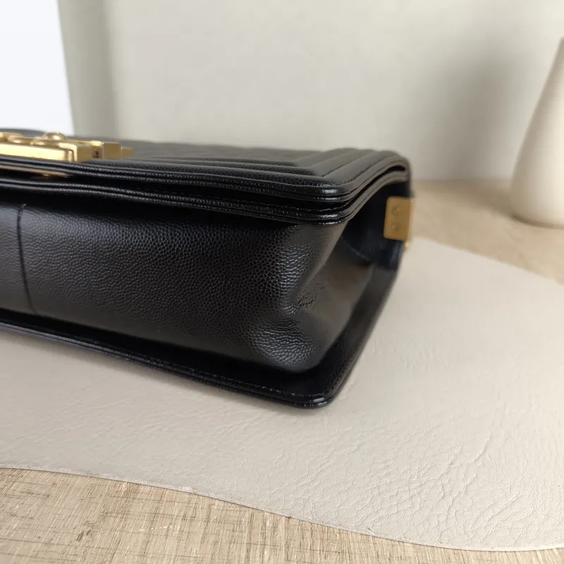 Chanel Crossbody Bag Le Boy​ Black Grained Calfskin Medium 25 × 9 × 15 cm 26 — detail view 1 of 12