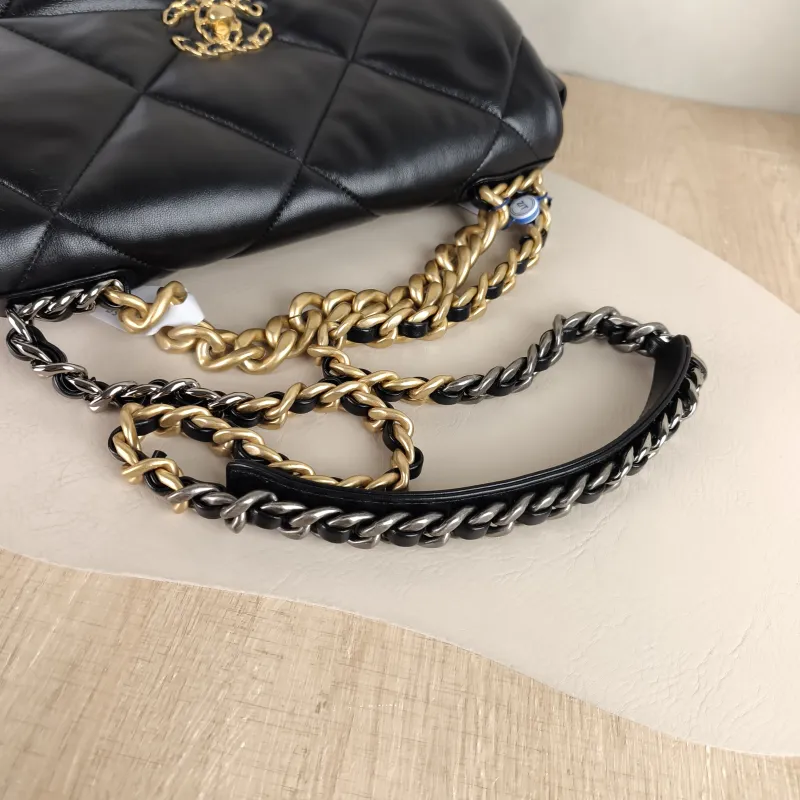 Chanel Crossbody Bag 19Bag Black SL ambskin Medium 30 × 10 × 20 cm — detail view 5 of 12