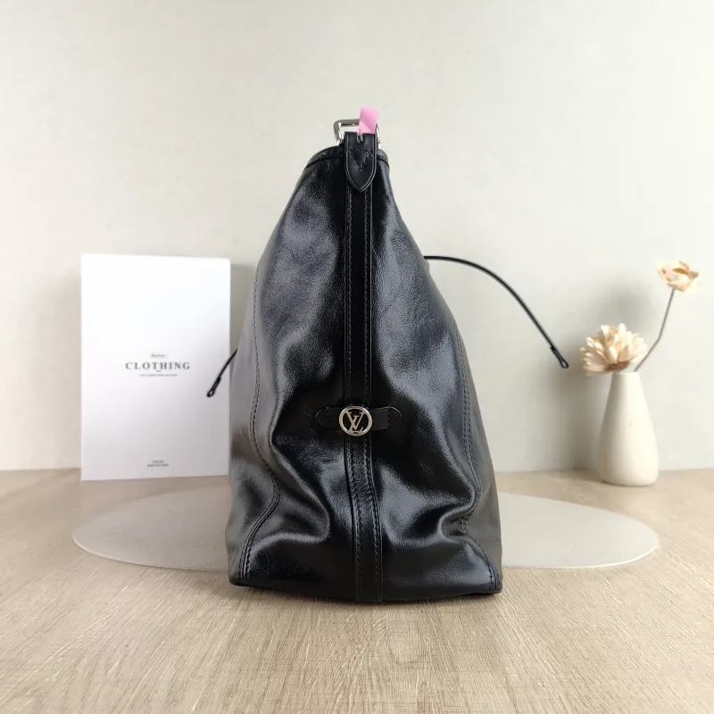 Louis Vuitton Crossbody Bag Carryall Vibe Black · Multicolore SL ambskin Medium 39 × 15 × 30 cm — detail view 1 of 11