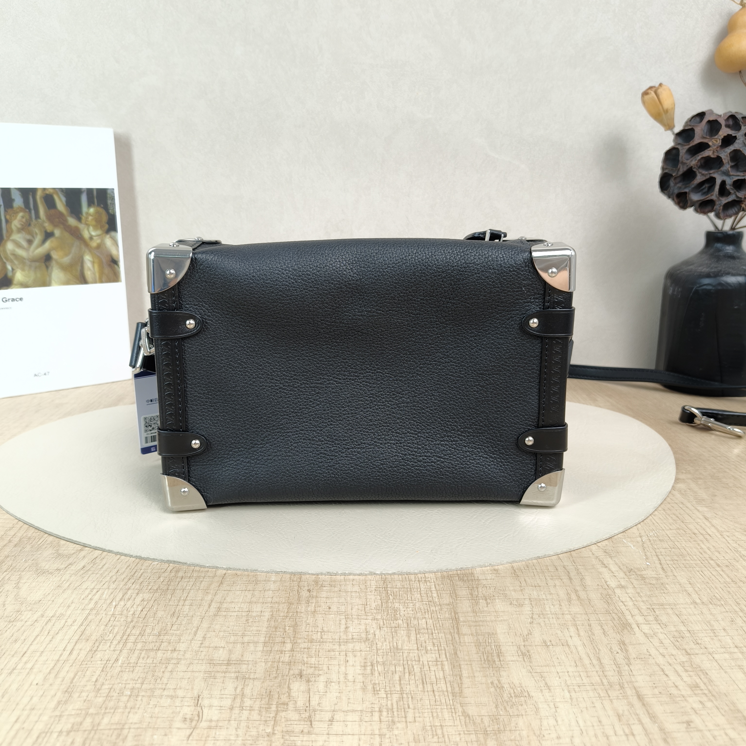 Louis Vuitton Crossbody Bag Side Trunk Box Black Calfskin Medium23.5 × 8.5 × 16 cm — cover view 3 of 6