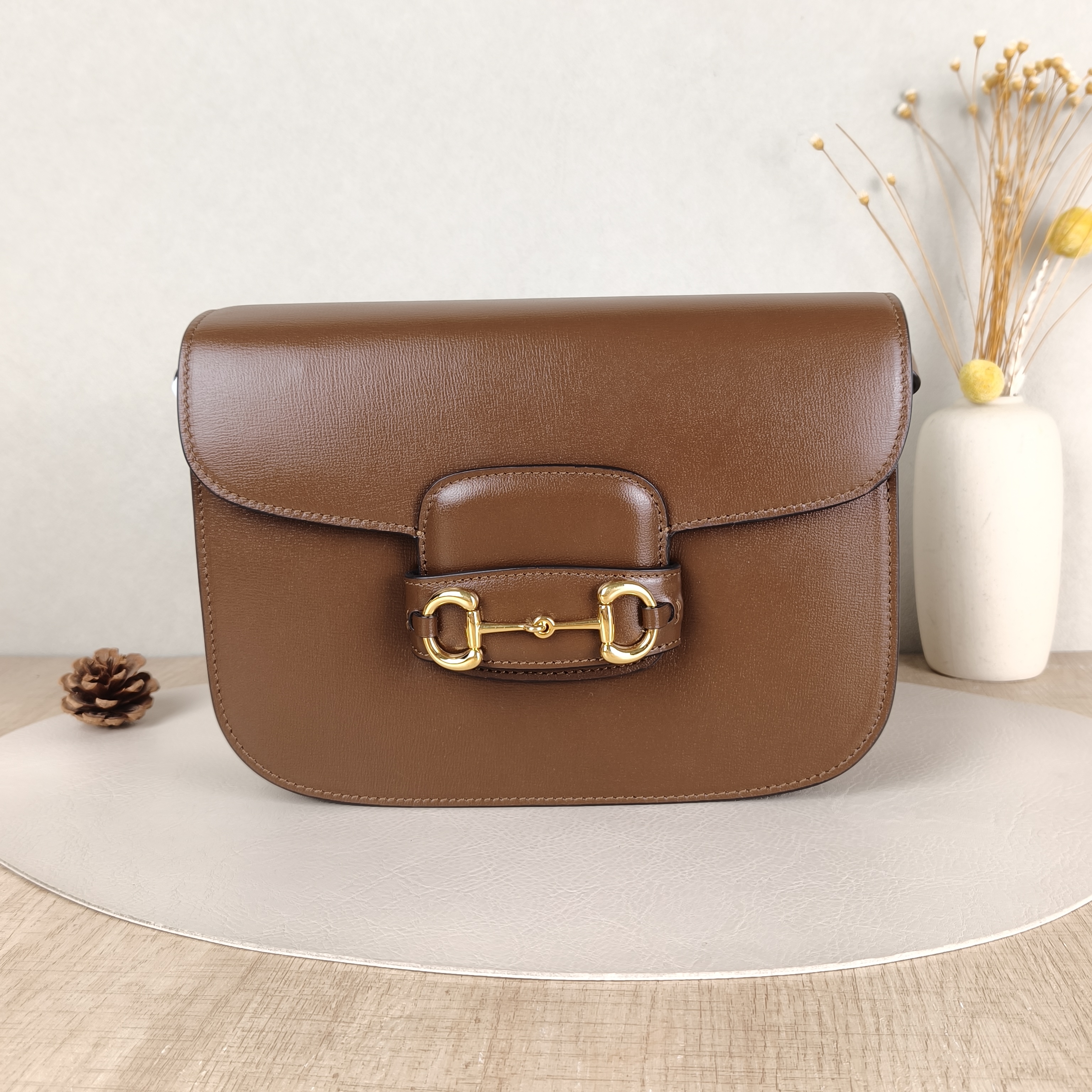 GUCCI Crossbody Bag Horsebit 1955 Horsebit Medium Brown Calfskin Medium25 × 8 × 18 cm