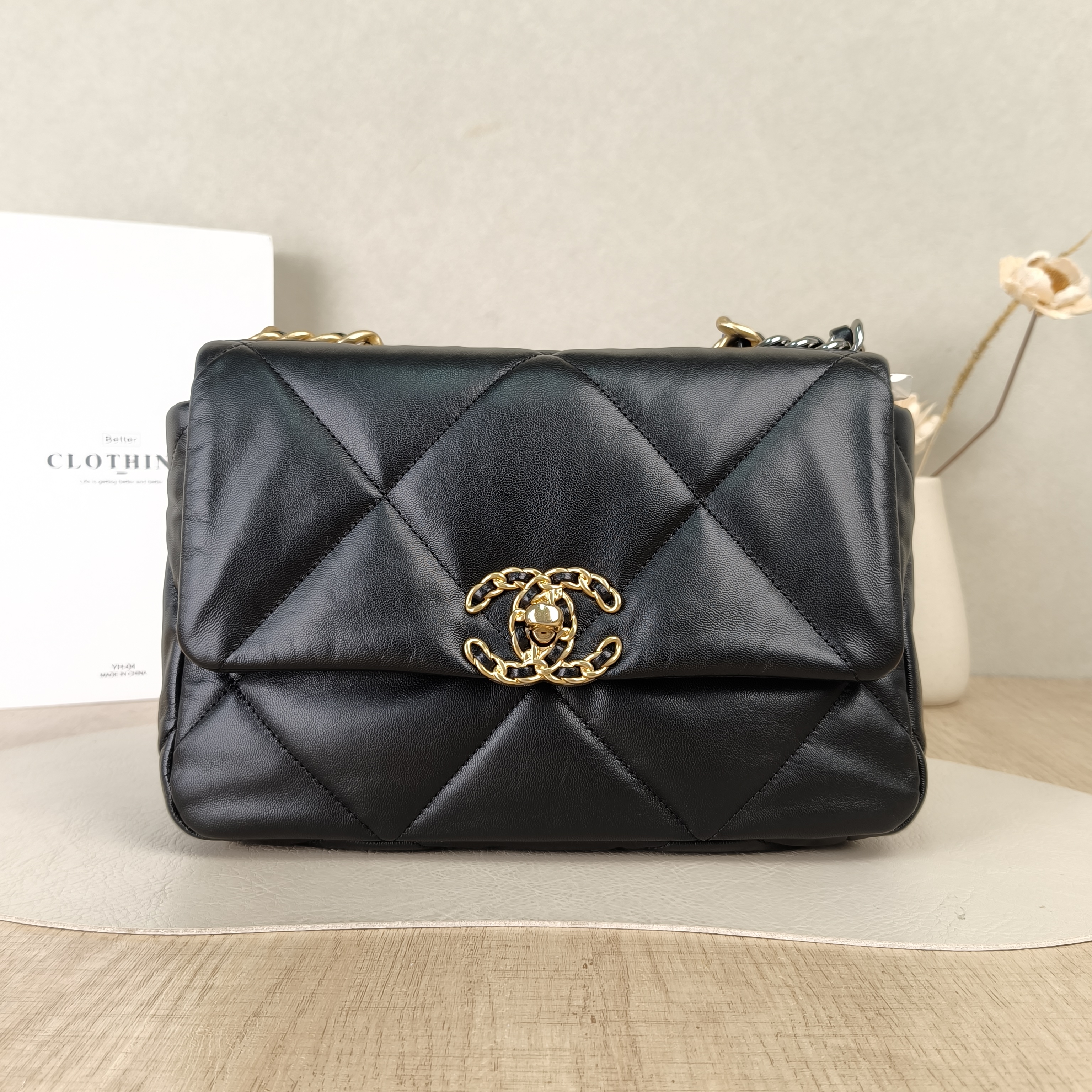 Chanel Crossbody Bag19Bag Black SL ambskin Small26 × 9 × 16 cm — cover view 1 of 5