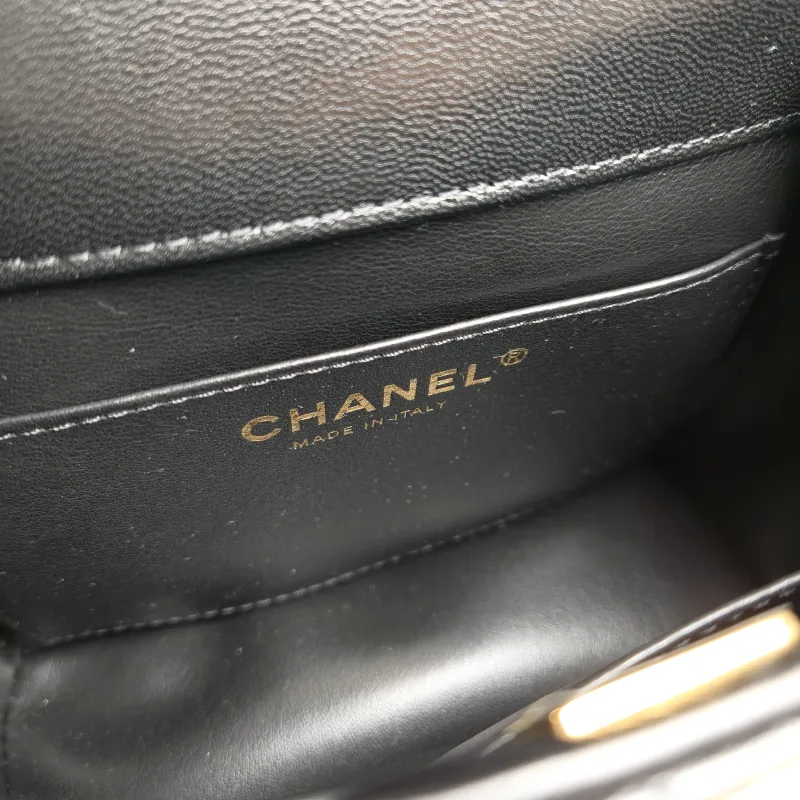 Chanel Crossbody Bag Edition Black Calfskinmini16 × 7 × 15 cm — detail view 6 of 11