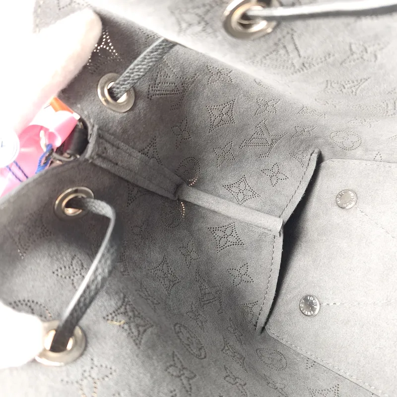 Louis Vuitton Crossbody Bag BELLA Black Calfskin One Size 22 × 14 × 19 cm — detail view 4 of 10