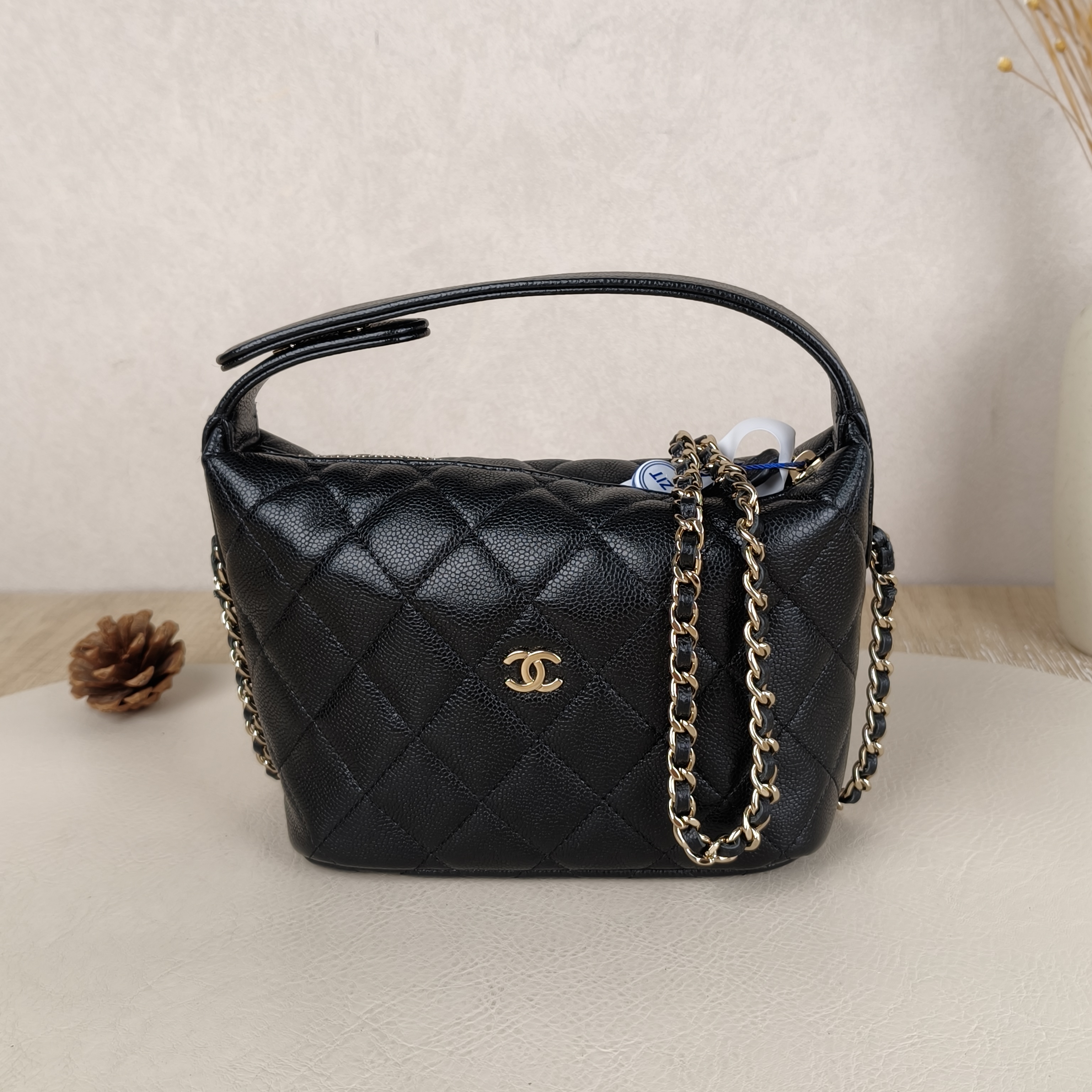 Chanel Crossbody Bag25c Vanity Case Bag Black Grained Calfskin One Size21.5 × 7.5 × 19 cm