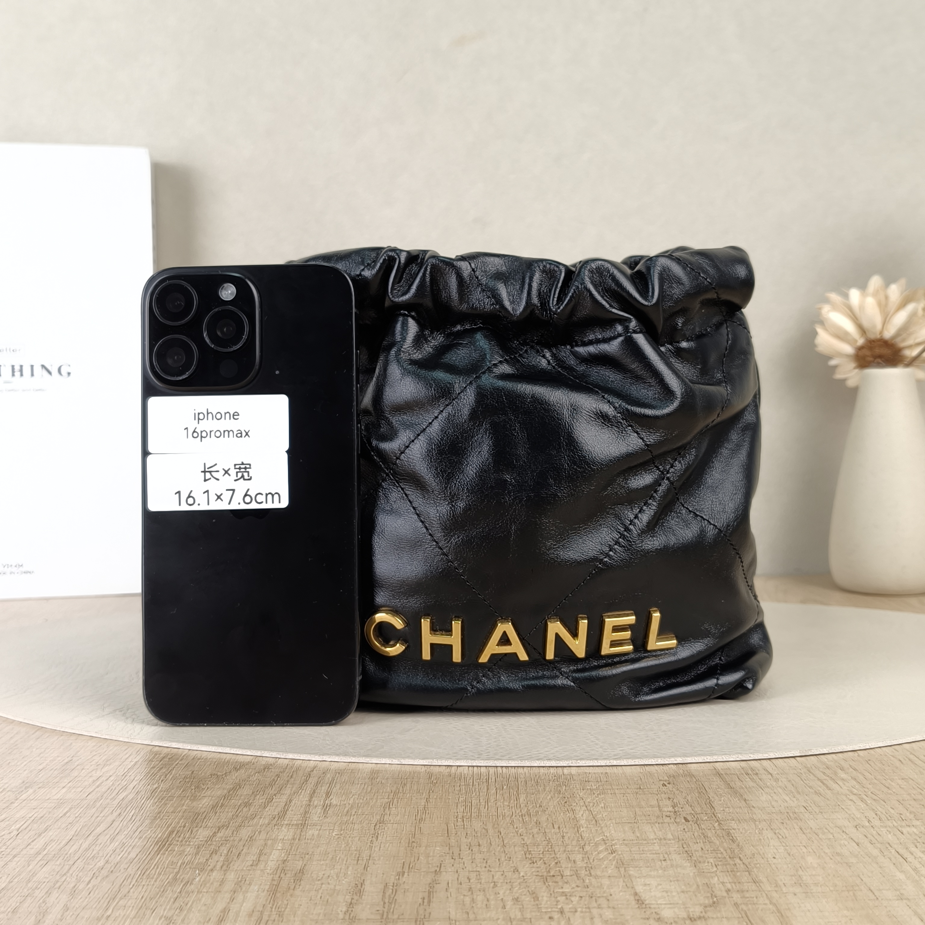 Chanel Shoulder Bag Pearl 22bag Black CC alfskinmini20 × 6 × 19 cm — cover view 4 of 5