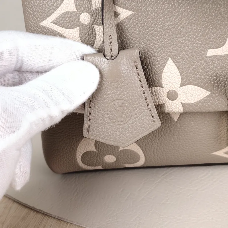 Louis Vuitton Crossbody Bag MADELEINE Empreinte Embossed Calfskin Medium30 × 11 × 19.5 cm — detail view 6 of 14