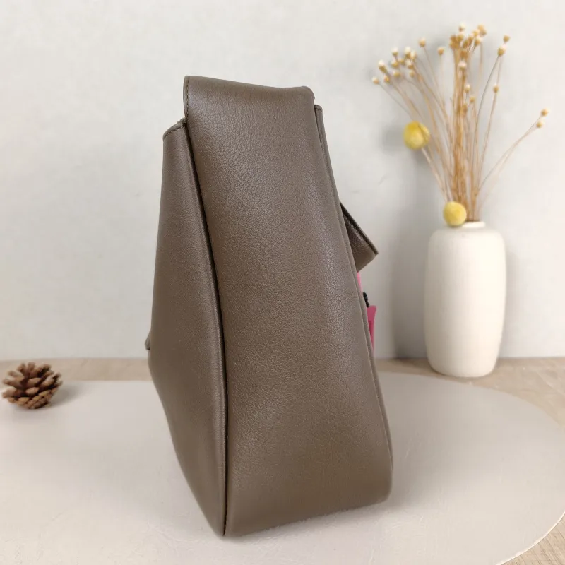 SAINT LAURENT Shoulder Bag LE 5 À 7 Hobo Calfskin Small 22 × 8.5 × 23 cm — detail view 8 of 9