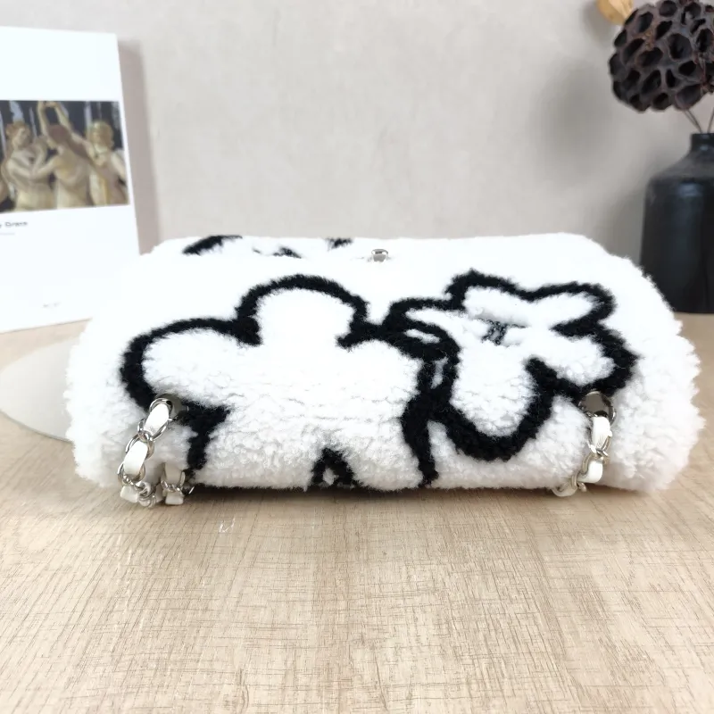 Chanel Shoulder Bag Editioncf Wool One Size 27 × 7 × 16.5 cm — detail view 8 of 13