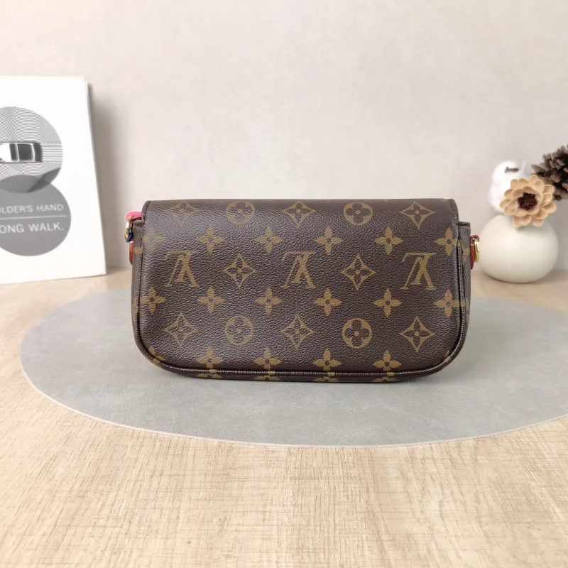 Louis Vuitton Crossbody Bag IVY Monogram PVC Small23.5 × 4.3 × 12 cm — cover view 5 of 5