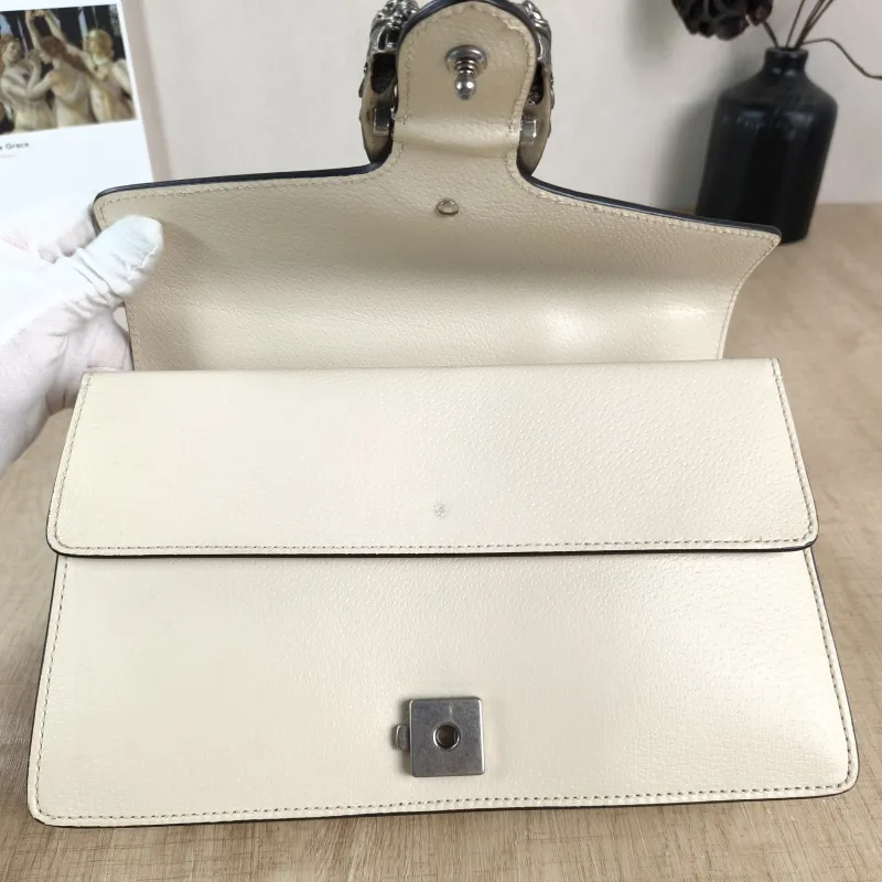 GUCCI Crossbody Bag Dionysus White Calfskin Medium 28 × 9 × 17 cm — detail view 2 of 11