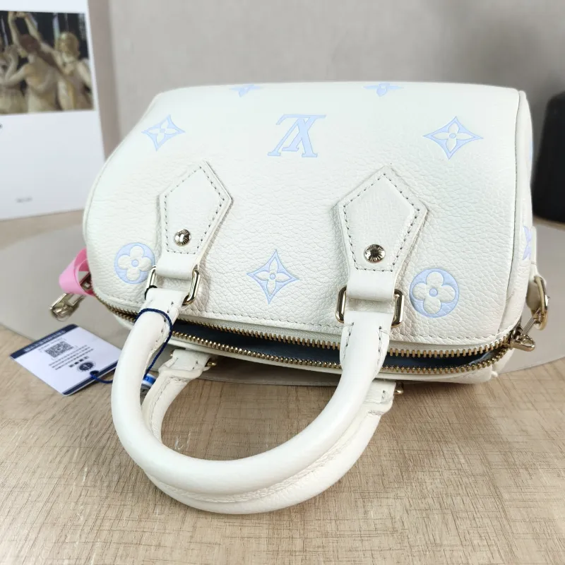 Louis Vuitton Crossbody Bag Speedy20 White · Blue Calfskin One Size 20.5 × 12 × 13.5 cm — detail view 1 of 12