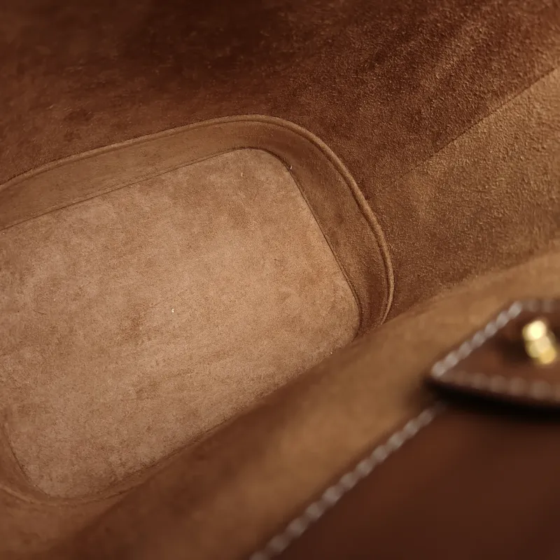 CELINE Shoulder Bag BUCKET TRIOMPHE Bucket Bag Calfskin Small17 × 10 × 22 cm — detail view 3 of 9