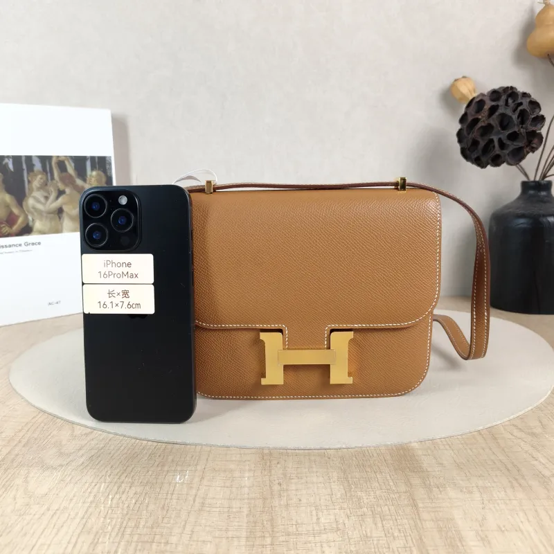 Hermès Crossbody Bag Constance 19 Gold-Tone Hardware Epsom Calfskinmini18 × 4 × 15 cm — cover view 5 of 6