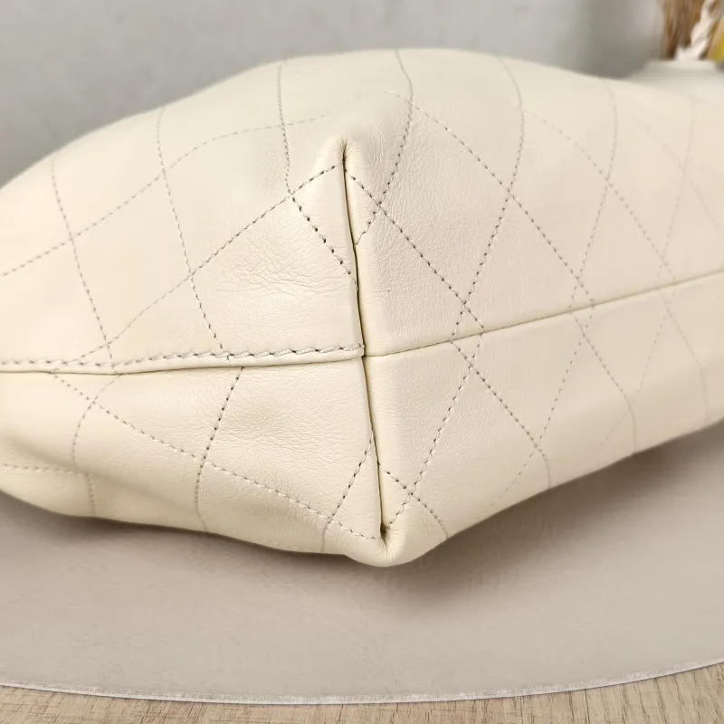 Chanel Crossbody Bag 26c hobo Beige Calfskin One Size 32 × 12 × 24 cm — detail view 1 of 9