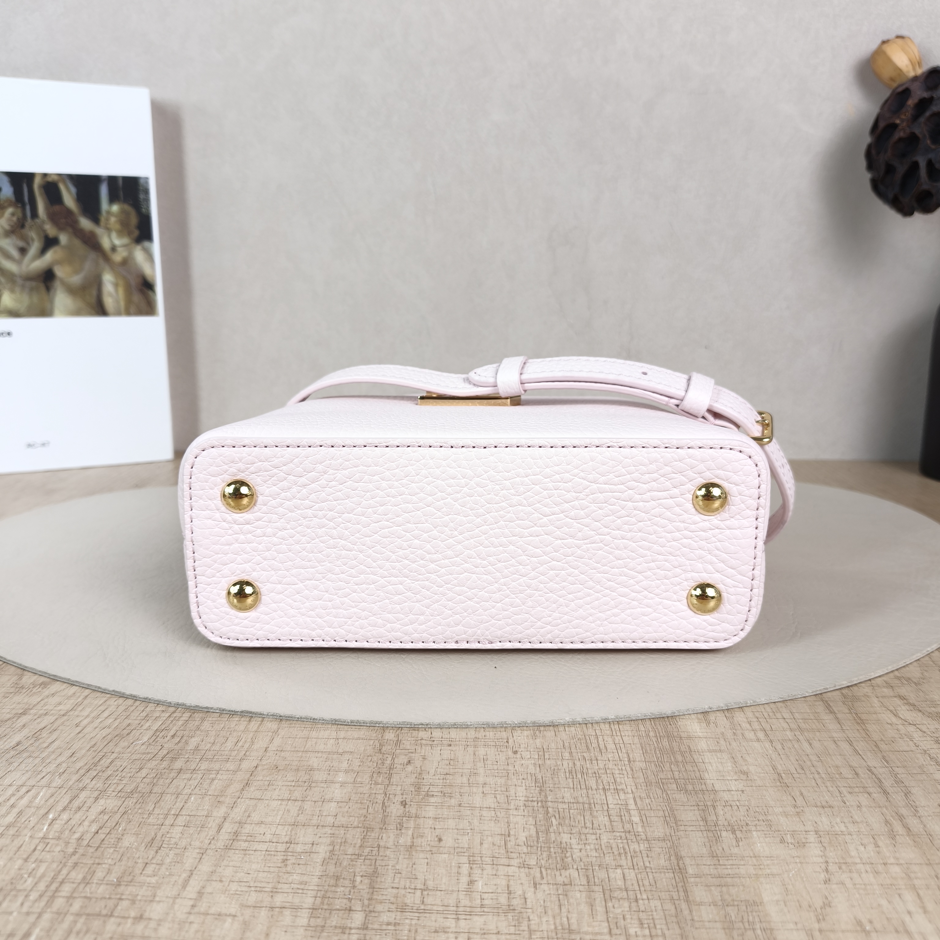 Louis Vuitton Shoulder Bag Capucines Pink Calfskinmini21 × 8 × 14 cm — cover view 2 of 6