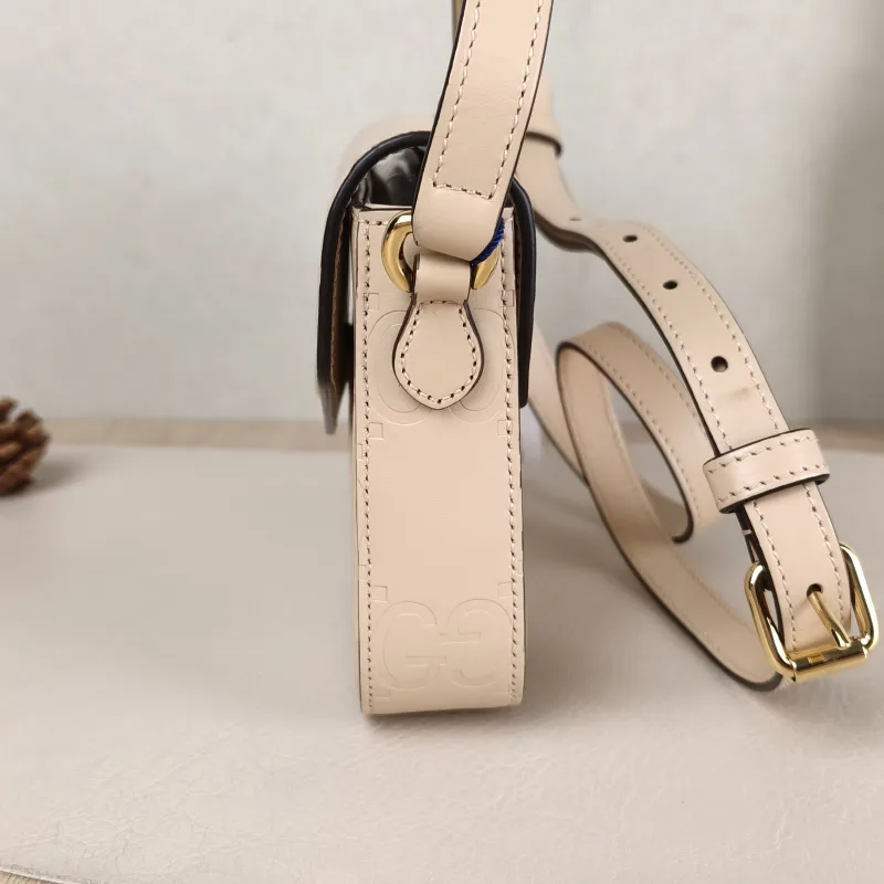GUCCI Crossbody Bag GG Collection Shoulder Bag Beige Calfskin Mini 21 × 3 × 13.5 cm — detail view 11 of 12