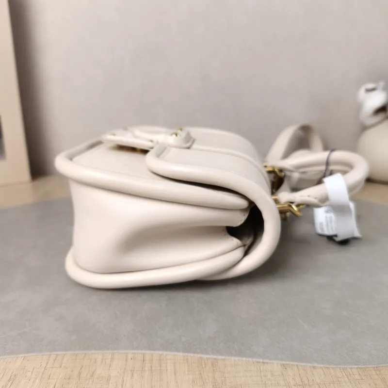 Louis Vuitton Crossbody Bag Hide and Seek Messenger Bag White Epi Embossed Calfskin 21 × 8 × 15 cm — detail view 8 of 11