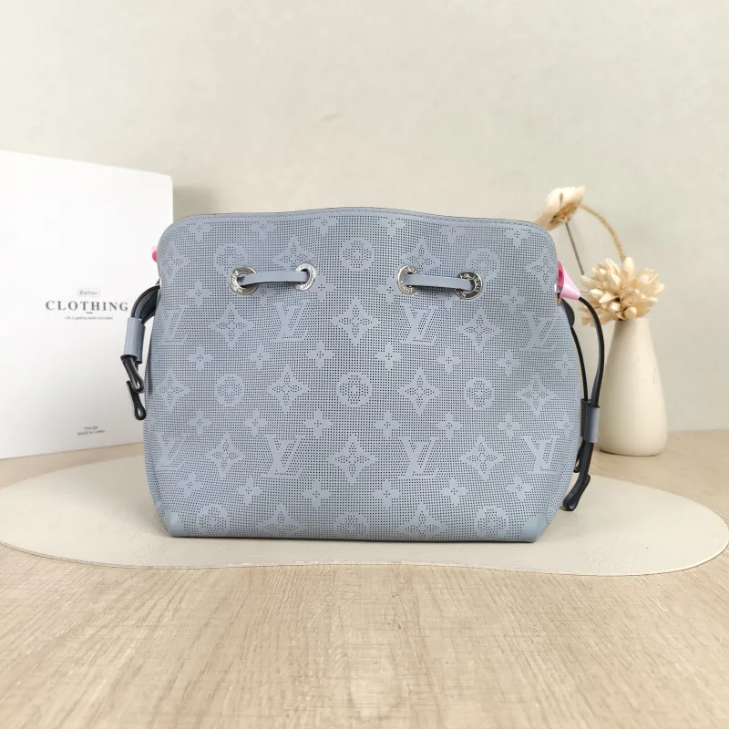 Louis Vuitton Crossbody Bag BELLA Calfskin One Size22 × 14 × 19 cm — cover view 5 of 5