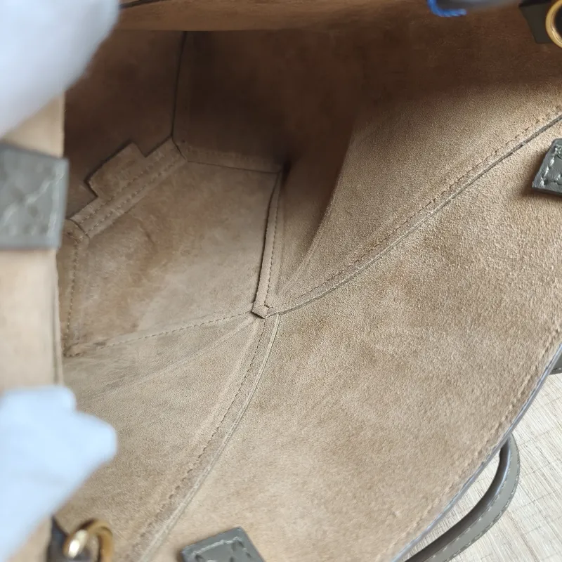 LOEWE Crossbody Bag Puzzle Fold Shopping Tote Calfskinmini16.5 × 9.5 × 20 cm — detail view 5 of 11