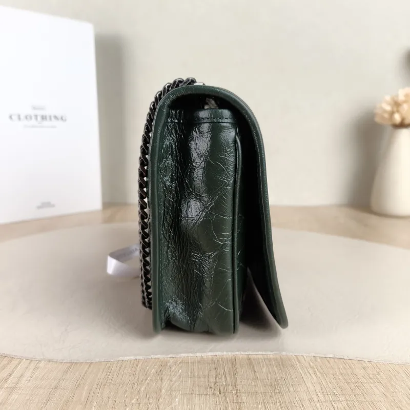 SAINT LAURENT Crossbody Bag Niki Chain Bagwoc Green Calfskin Mini 19 × 5 × 16 cm — detail view 11 of 12