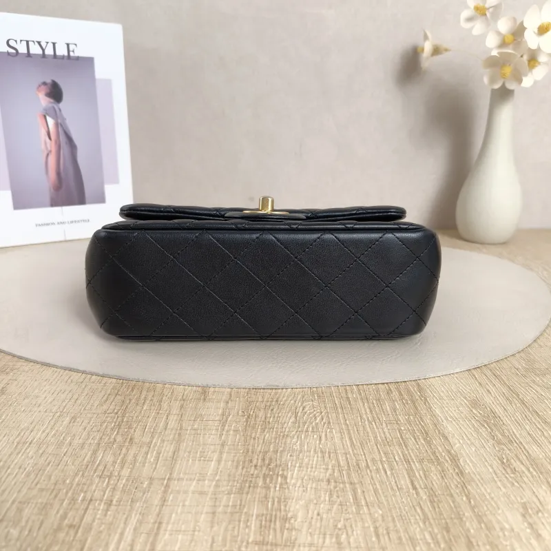 Chanel Crossbody Bag23s mini Black Lambskin mini21 × 8 × 13 cm — cover view 8 of 11