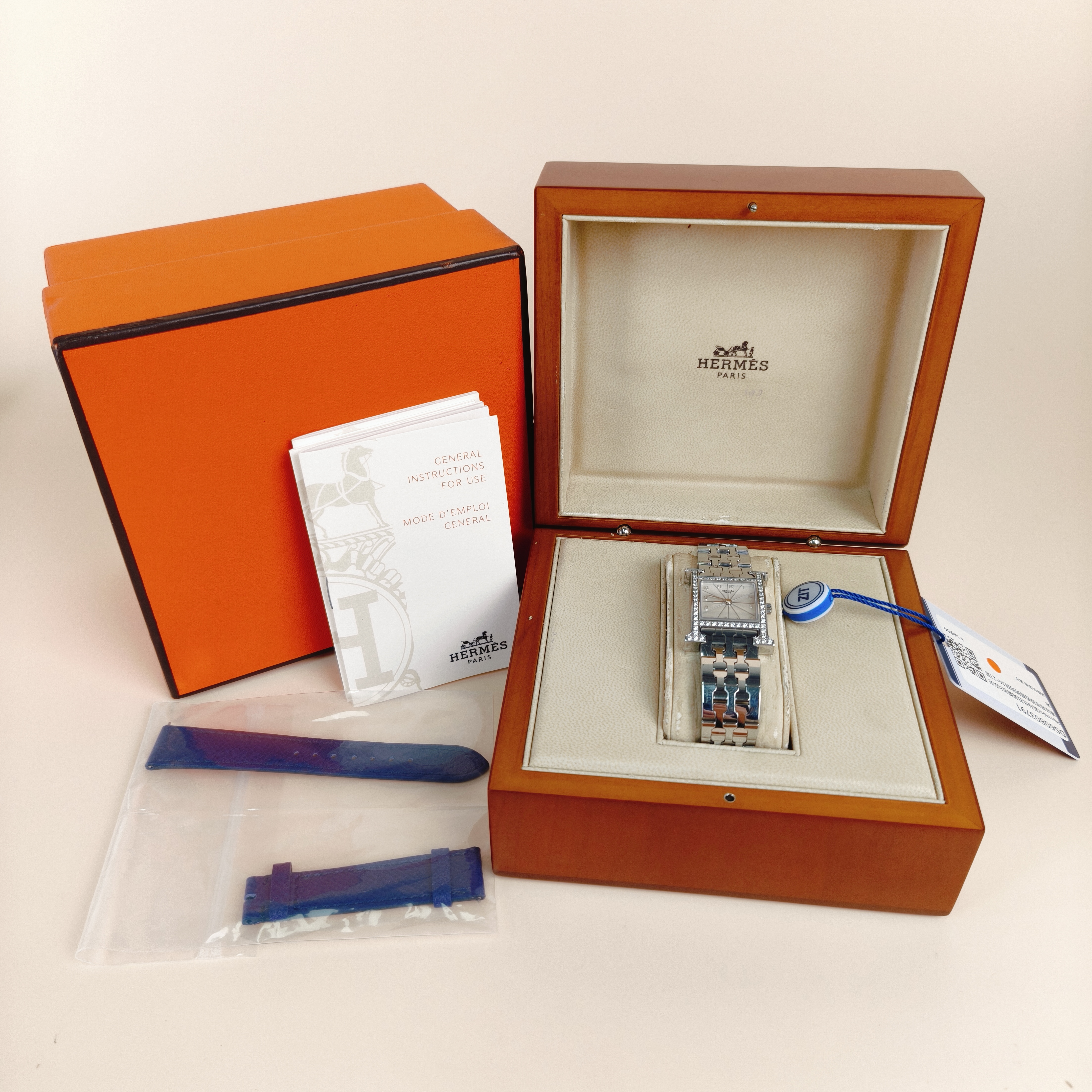 Hermès Watchh Collection Watch Silver One Size30*21 — cover view 8 of 8