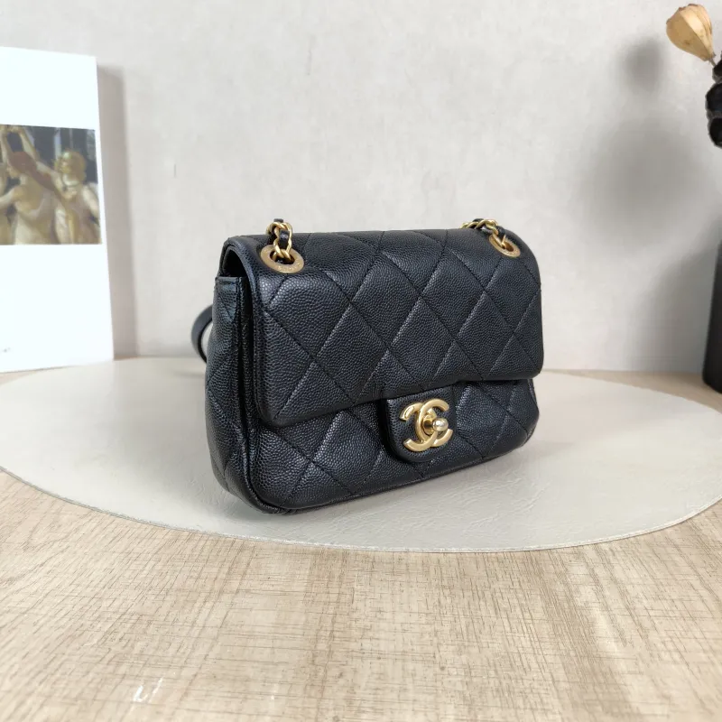 Chanel Crossbody Bag Black Calfskinmini17 × 4 × 12 cm — cover view 3 of 6