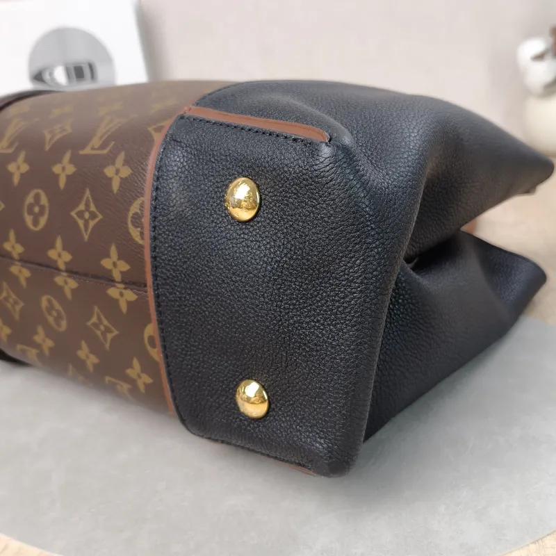 Louis Vuitton Top Handle Bag W Tote Black · Monogram PVC · Calfskin One Size35 × 11 × 25 cm — detail view 13 of 14