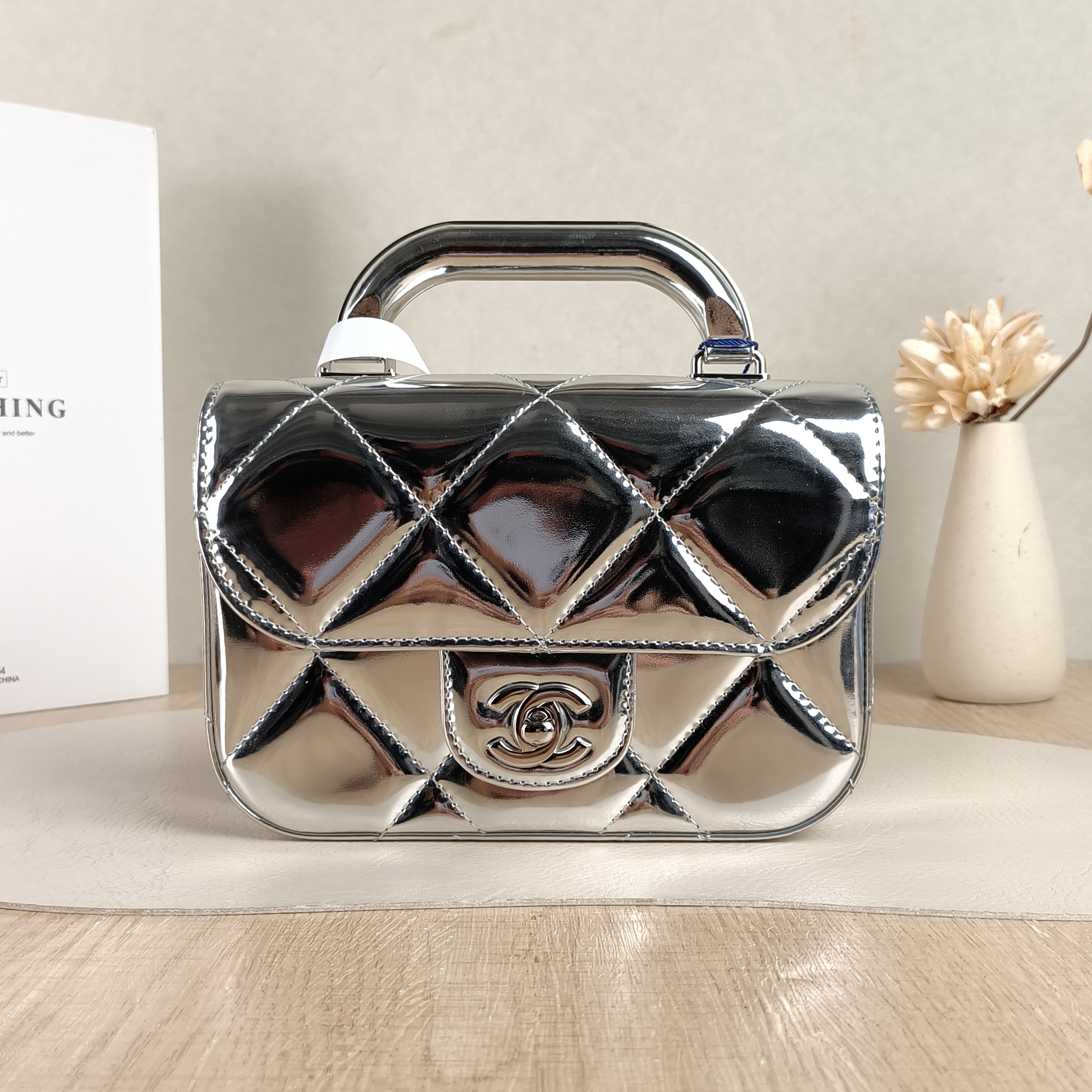 Chanel Crossbody Bag25k Top Handle Crossbody Bag Silver Patent Leather One Size19 × 4 × 23 cm