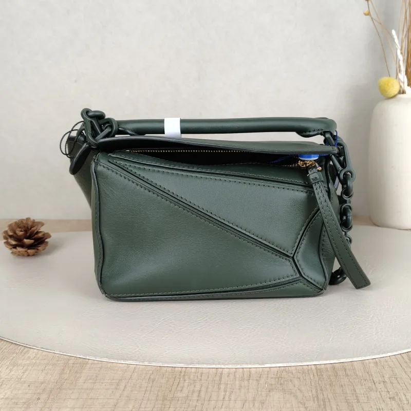 LOEWE Crossbody Bag Puzzle Green Calfskinmini18 × 8 × 12.5 cm