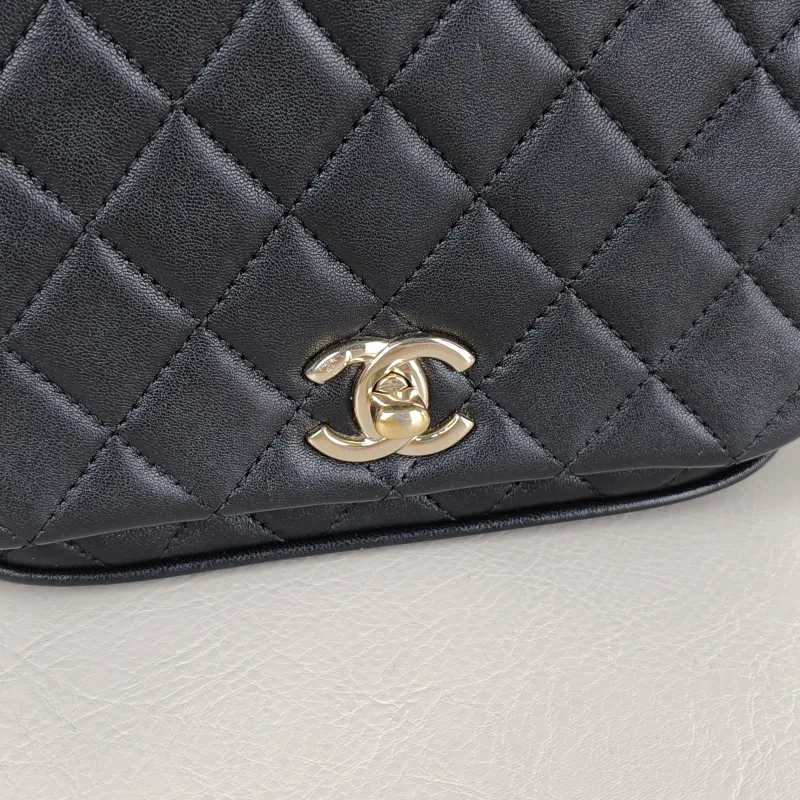 Chanel Crossbody Bag Top Handle Crossbody Bag Black Calfskin 16 × 8.5 × 13 cm 25 — detail view 10 of 14