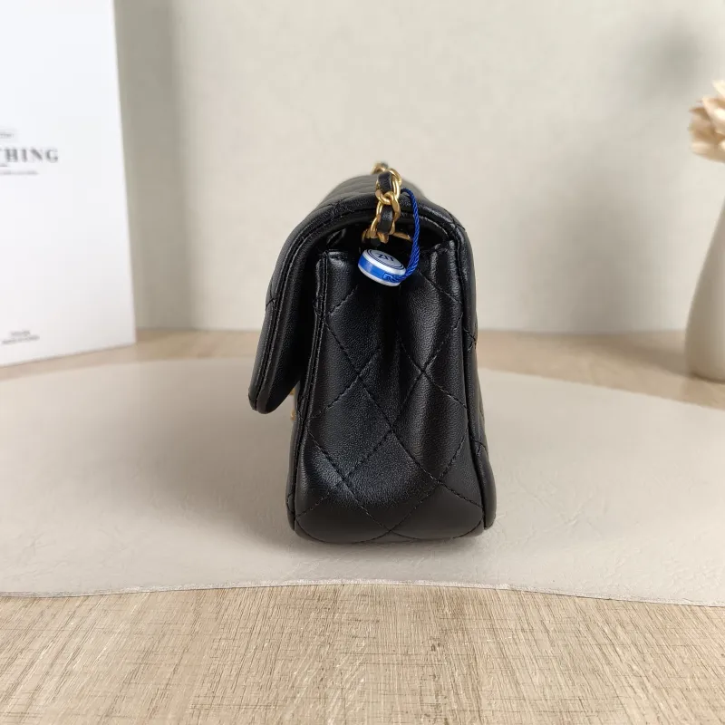 Chanel Crossbody Bag c mini Black Lambskin mini20 × 6 × 12 cm — detail view 3 of 12