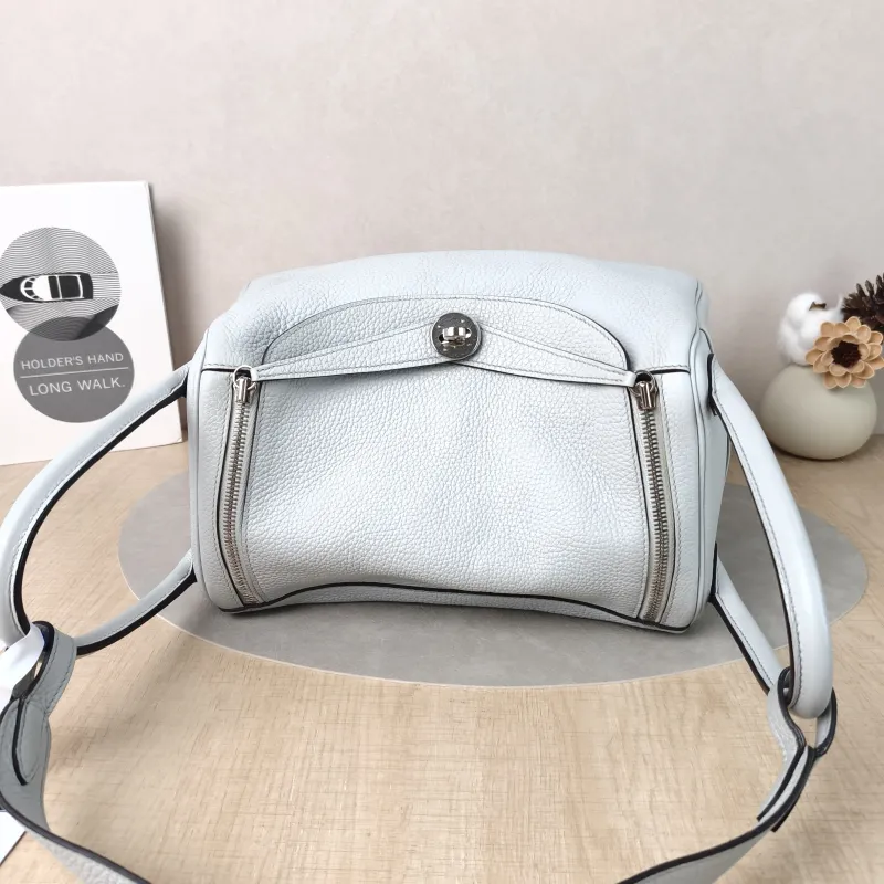Hermès Crossbody Bag Lindy 30 Taurillon Clemence TC Calfskin One Size30 × 15 × 19 cm — detail view 12 of 14