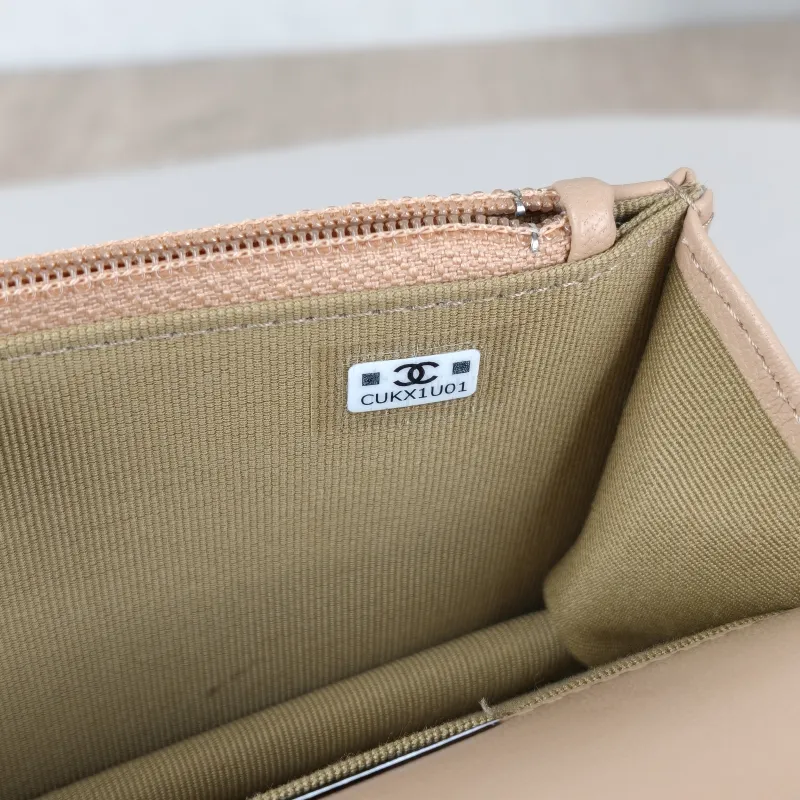 Chanel Crossbody Bag woc Collection Taupe Lambskin mini17 × 5 × 9.5 cm — detail view 13 of 15