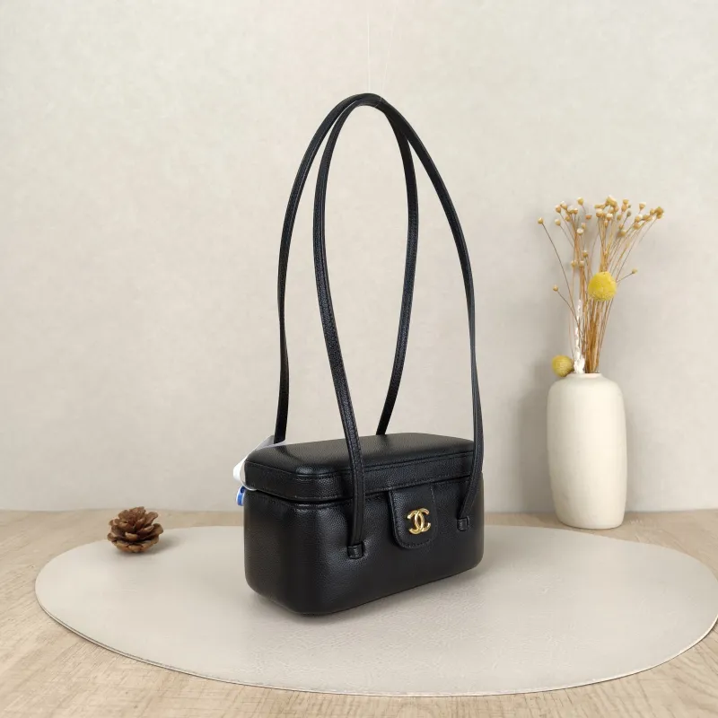 Chanel Shoulder Bag26s preppy Shoulder Bag Black Calfskin17 × 8 × 9.5 cm — cover view 4 of 5