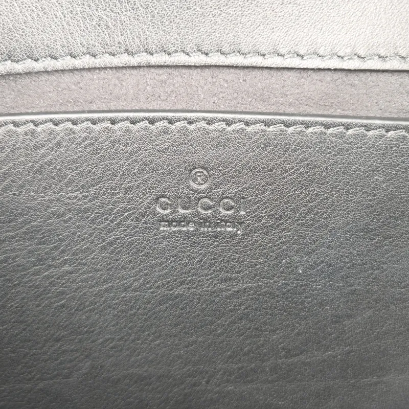 GUCCI Crossbody Bag GG Marmont Small Marmont So Black 22 Black Patent Leather Small 22 × 6 × 13 cm — detail view 6 of 13