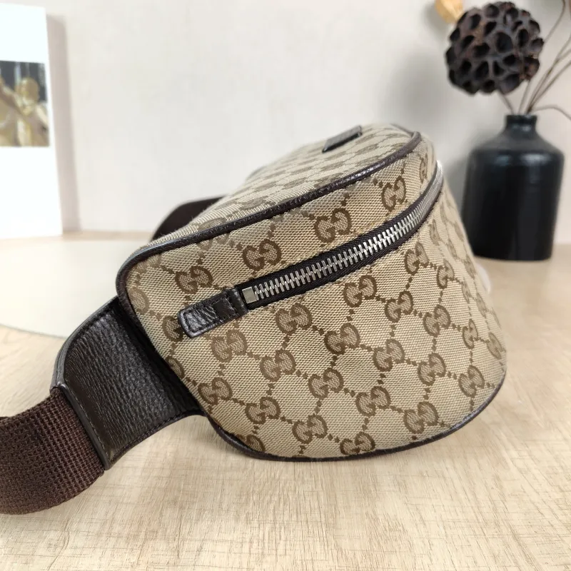 GUCCI Belt Bag Belt Bag Monogram Canvas One Size26 × 12 × 11 cm — detail view 7 of 12