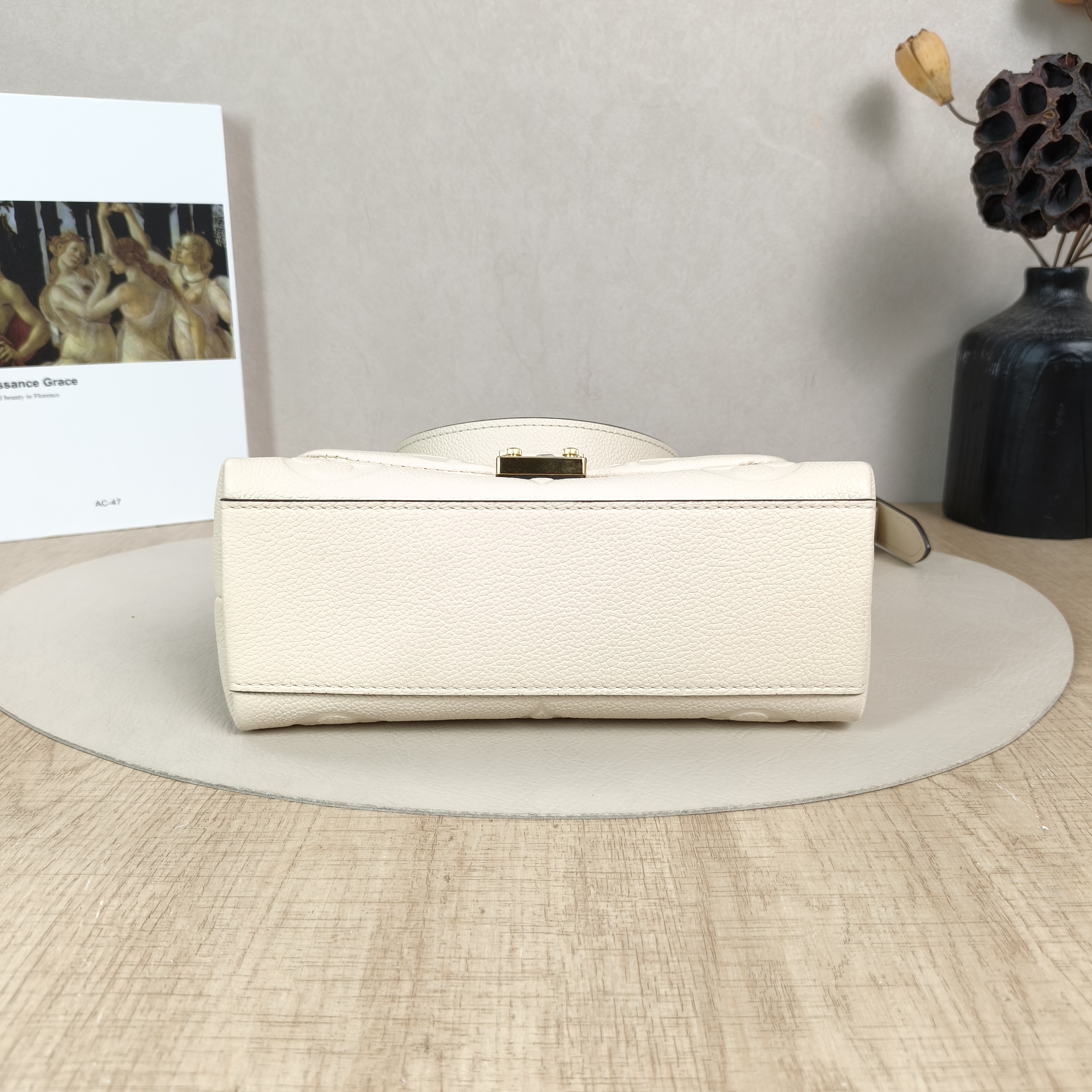Louis Vuitton Crossbody Bag MADELEINE White Empreinte Embossed Calfskin Monogram BB24 × 8.5 × 17 cm — cover view 4 of 5