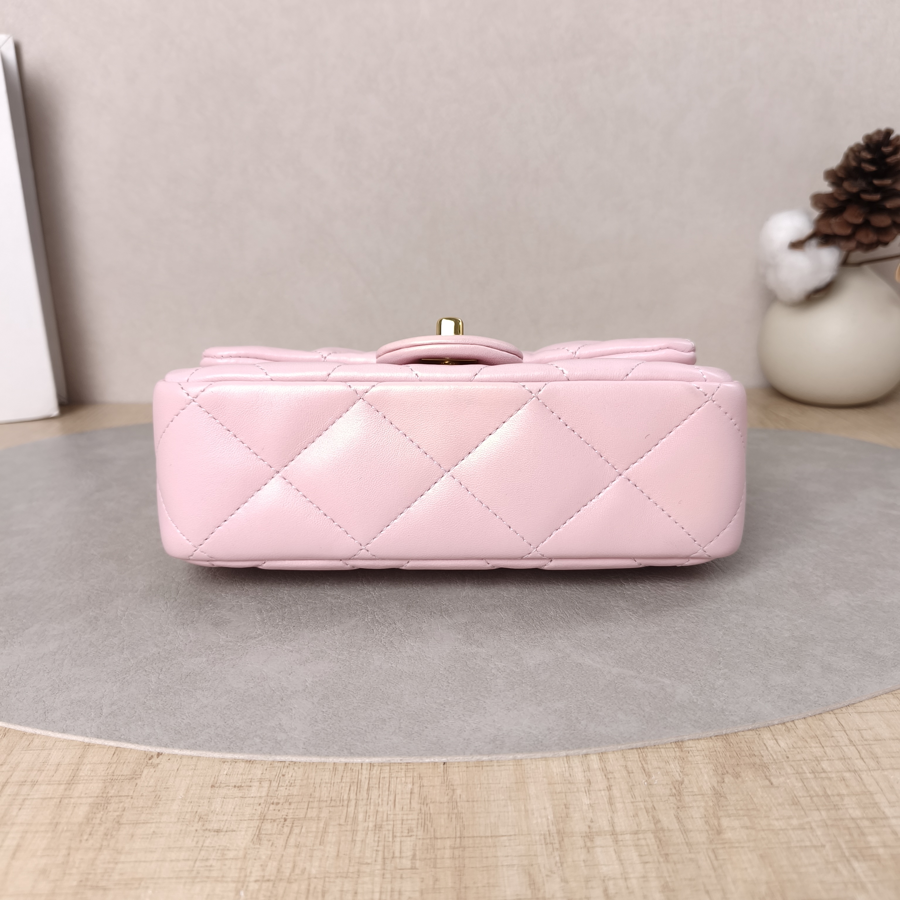 Chanel Crossbody Bag24s Pink Lambskin One Size19 × 6 × 12 cm — cover view 4 of 6